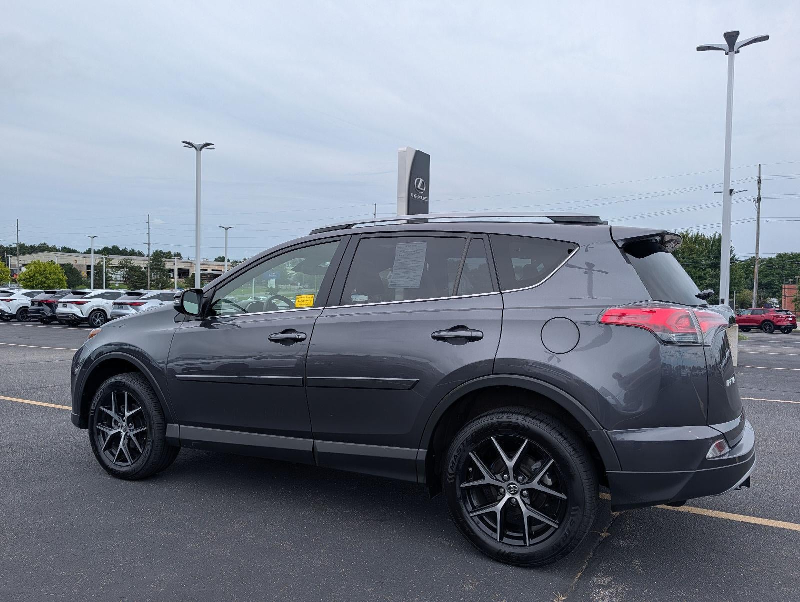 2018 Toyota RAV4 SE