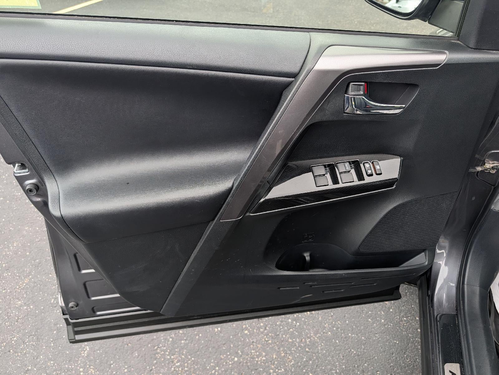 2018 Toyota RAV4 SE