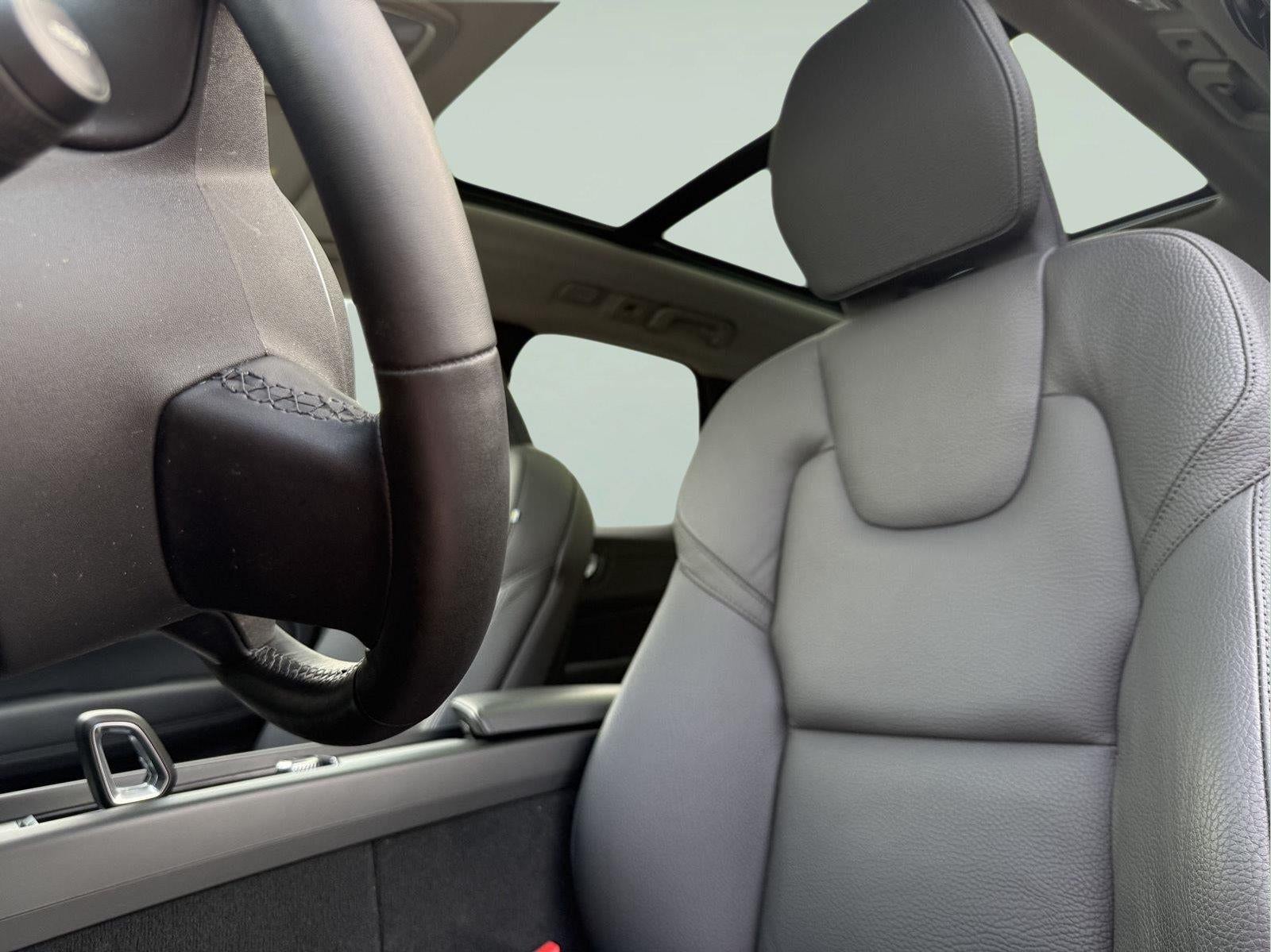 2025 Volvo XC60 SUV