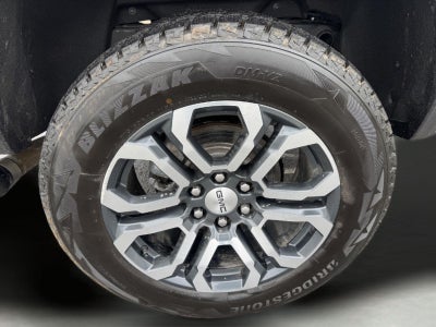 2024 GMC Canyon AT4
