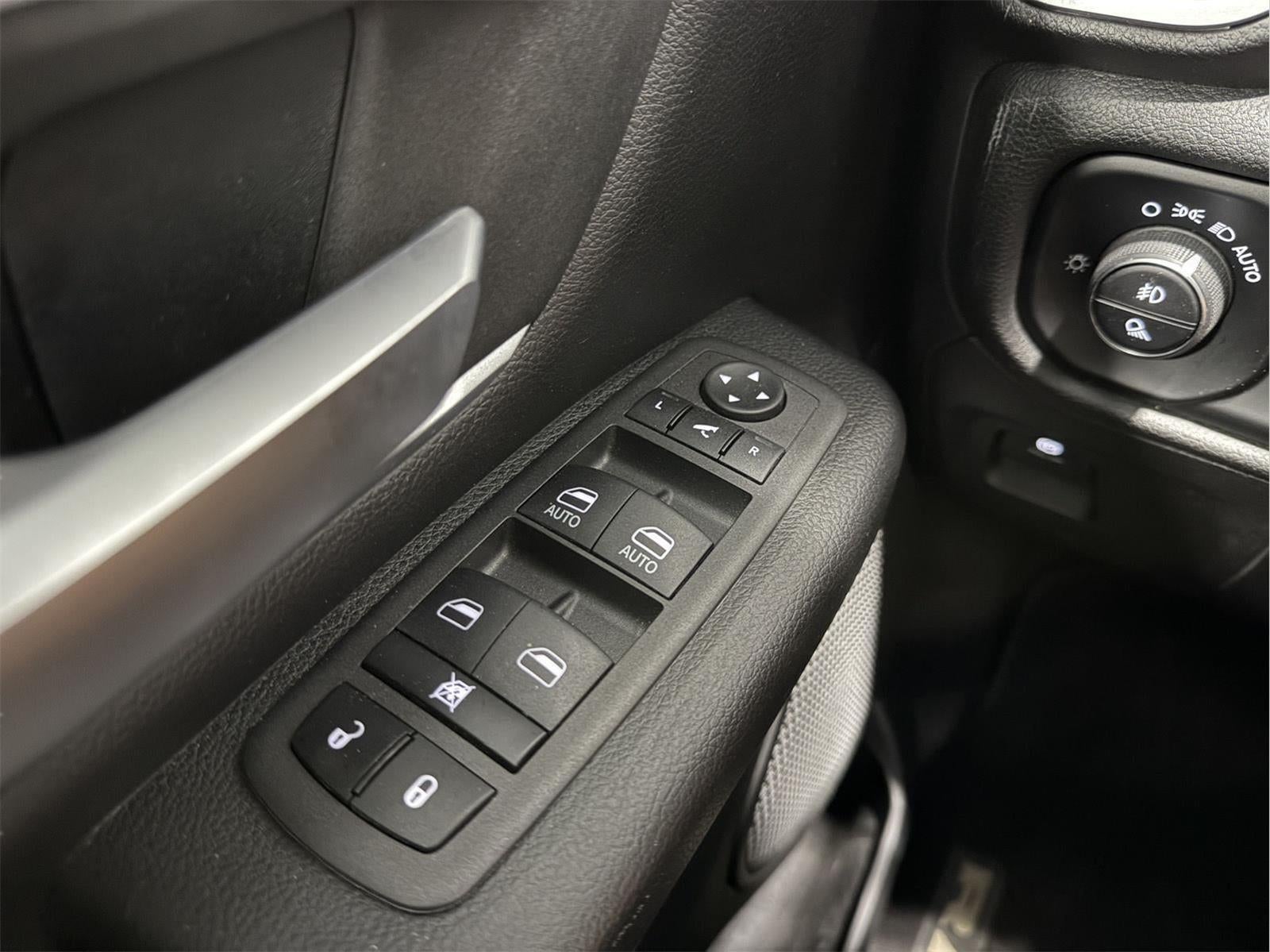 2023 RAM 1500 Big Horn Crew Cab 4x4 5'7' Box