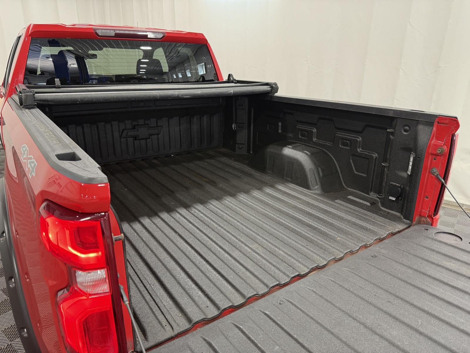 2021 Chevrolet Silverado 1500 4WD Double Cab Standard Bed Custom