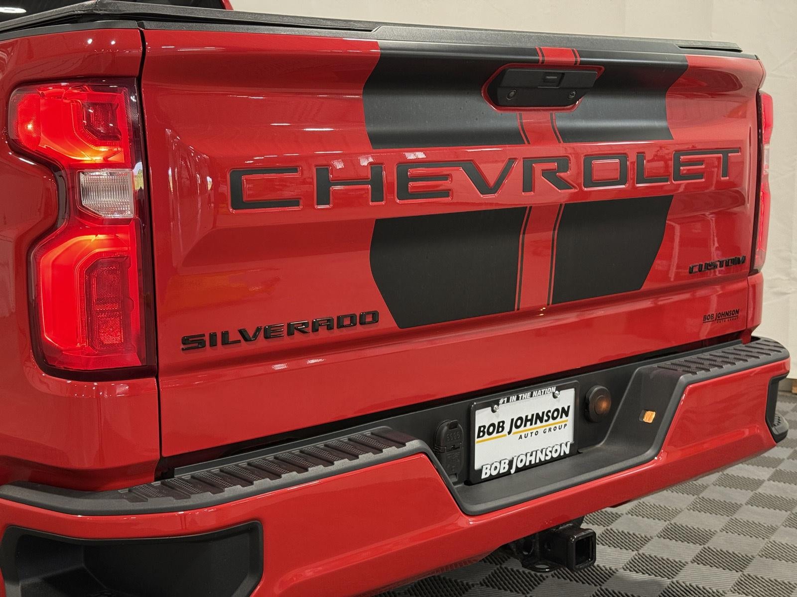 2021 Chevrolet Silverado 1500 4WD Double Cab Standard Bed Custom