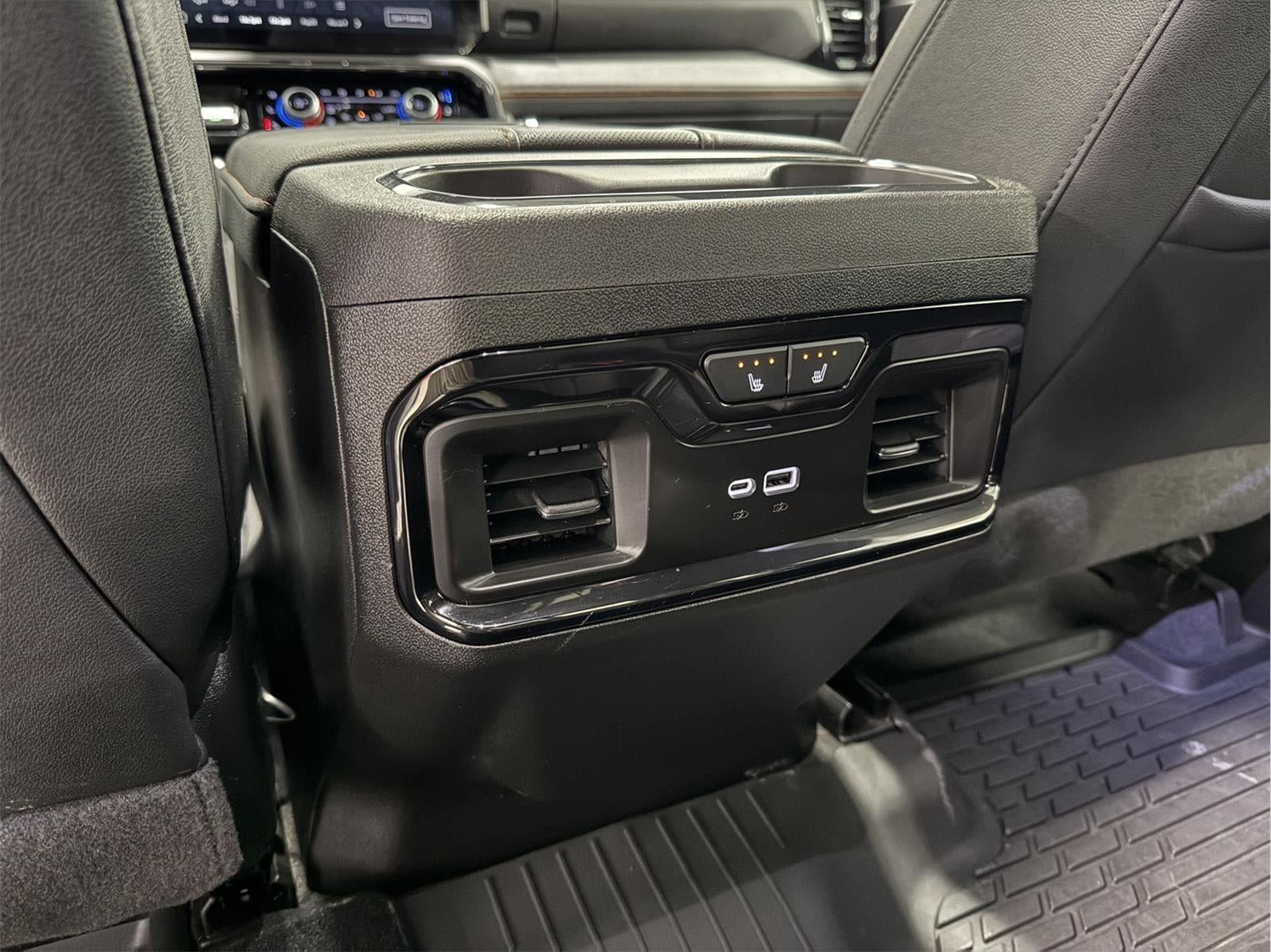 2024 GMC Sierra 3500HD 4WD Crew Cab Standard Bed AT4