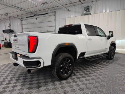 2025 GMC Sierra 2500HD 4WD Crew Cab Standard Bed AT4