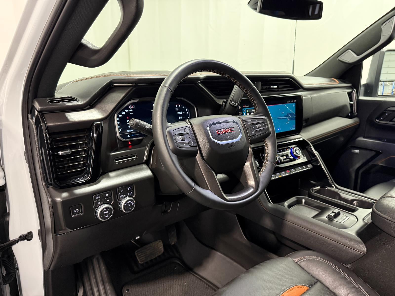 2025 GMC Sierra 2500HD 4WD Crew Cab Standard Bed AT4