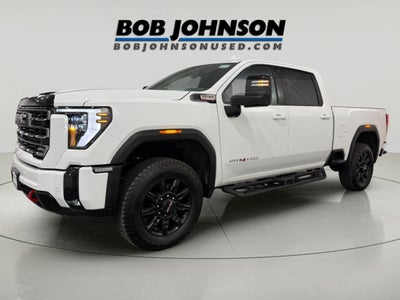 2025 GMC Sierra 2500HD 4WD Crew Cab Standard Bed AT4