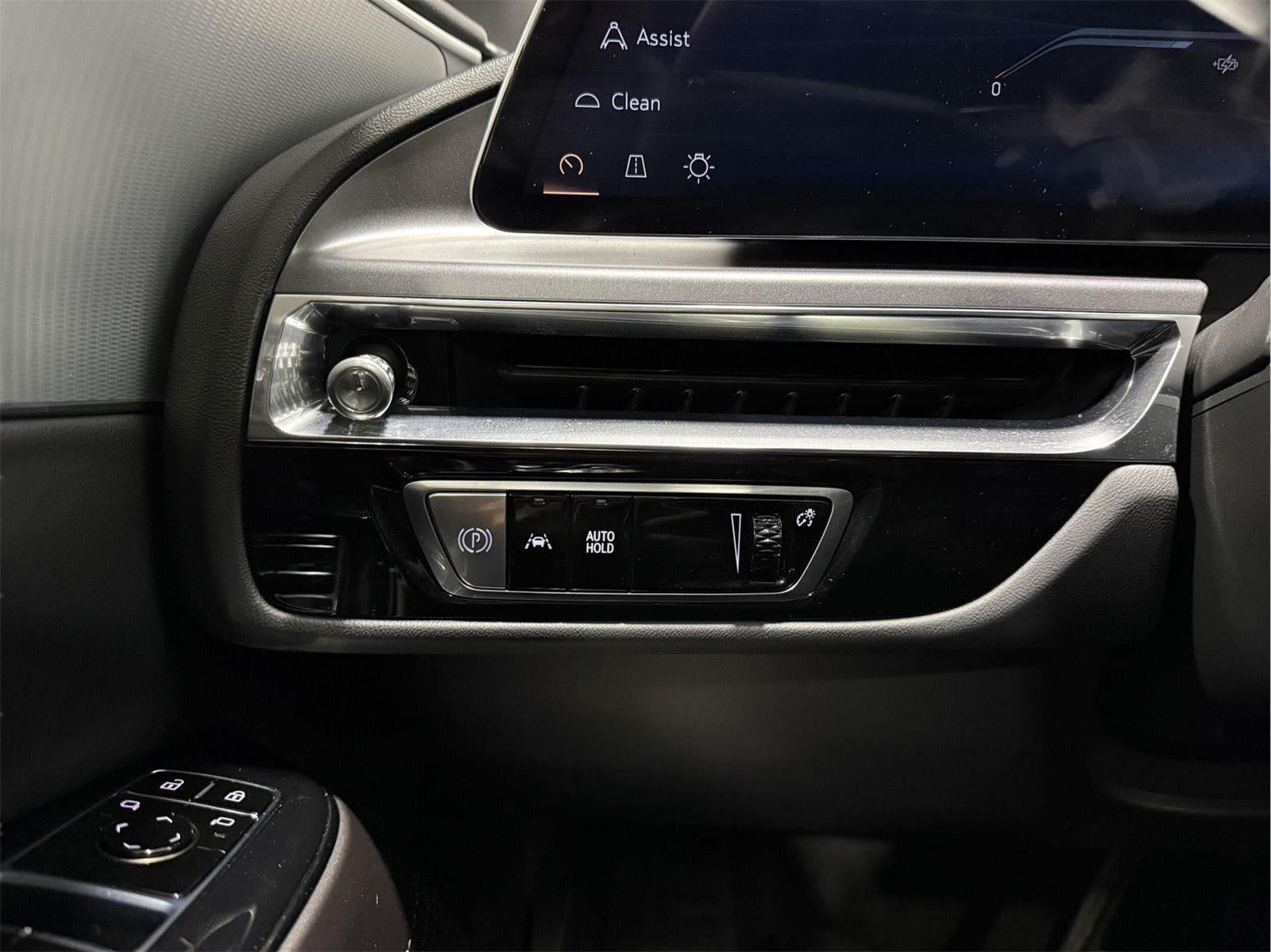 2024 Cadillac LYRIQ Tech RWD