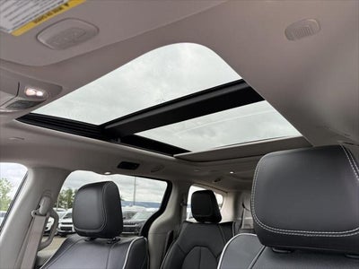 2023 Chrysler Pacifica Hybrid Limited