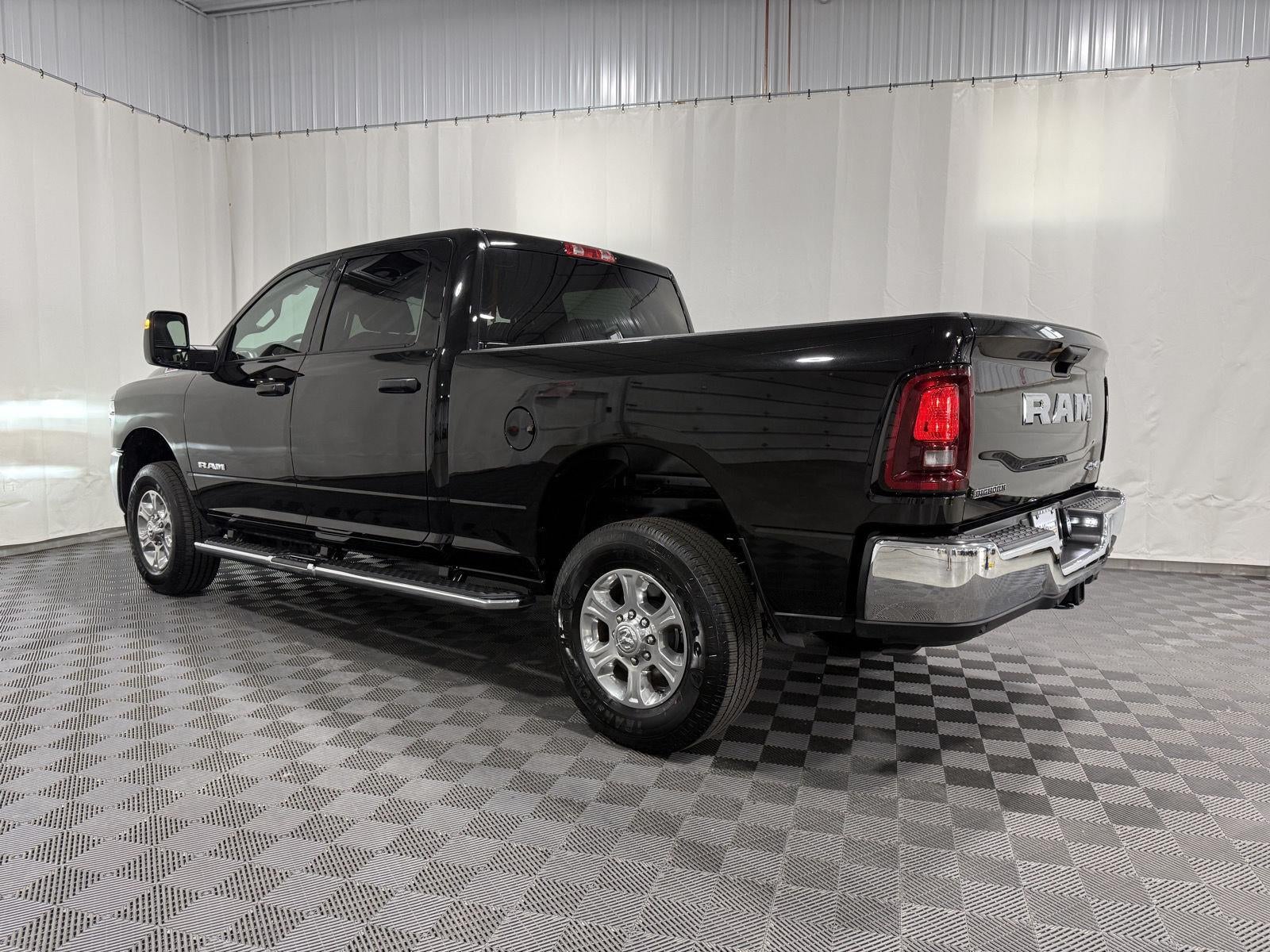 2026 RAM 2500 Big Horn/CHROME PACKAGE