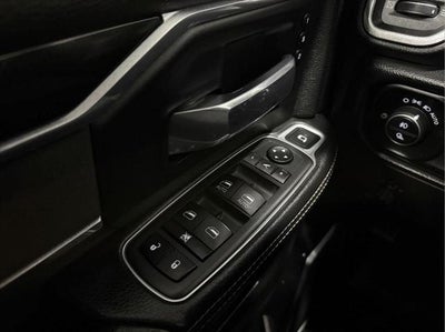 2019 RAM 2500 Laramie Crew Cab 4x4 6'4' Box