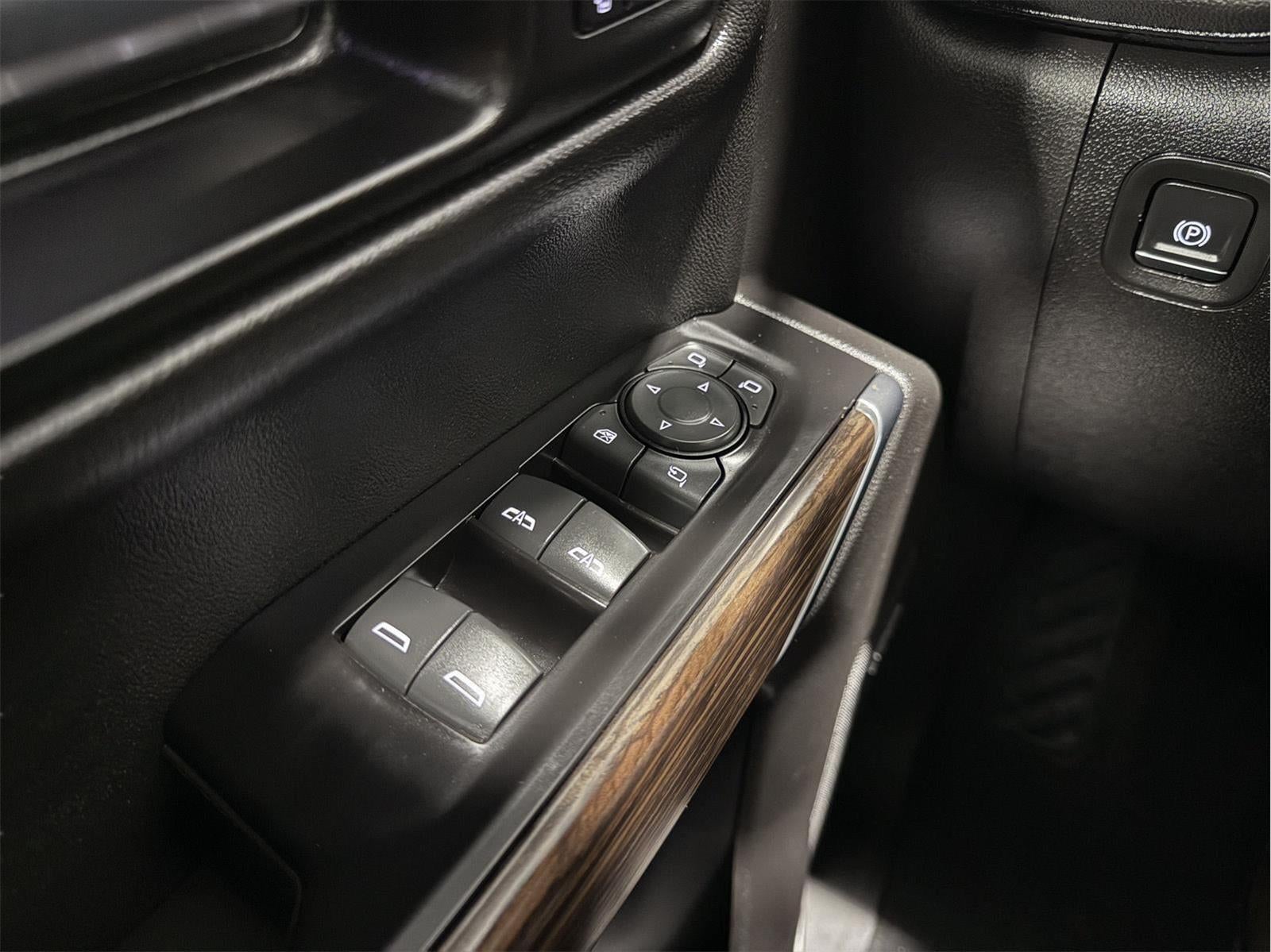 2020 Chevrolet Silverado 1500 4WD Crew Cab Short Bed High Country