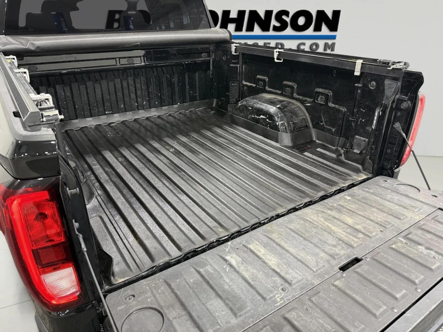 2024 GMC Sierra 1500 4WD Crew Cab Short Box Elevation with 3VL