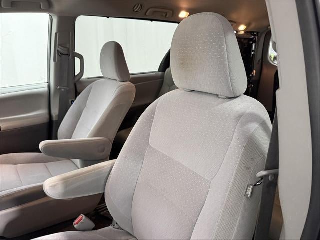2020 Toyota Sienna LE