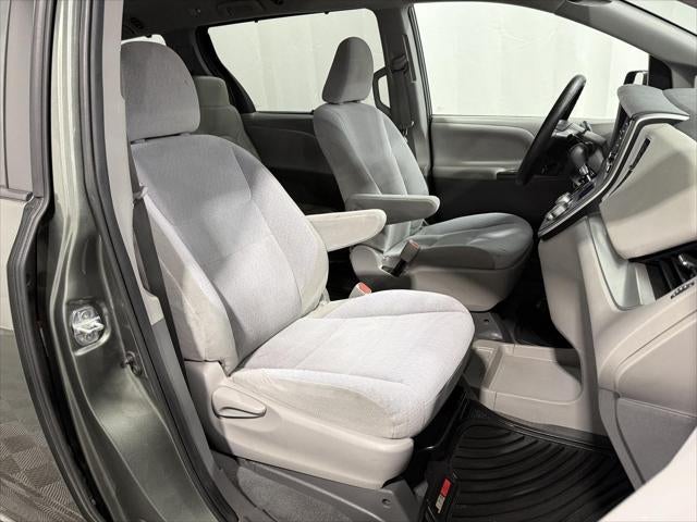 2020 Toyota Sienna LE