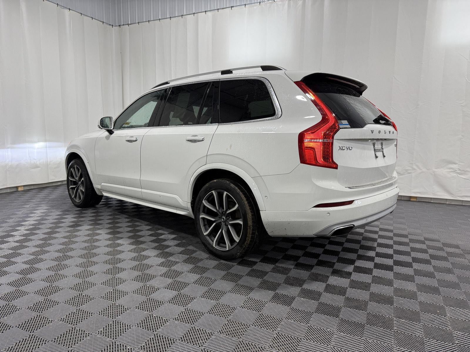 2018 Volvo XC90 T6 Momentum