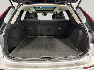 2021 Volvo XC60 T6 Momentum