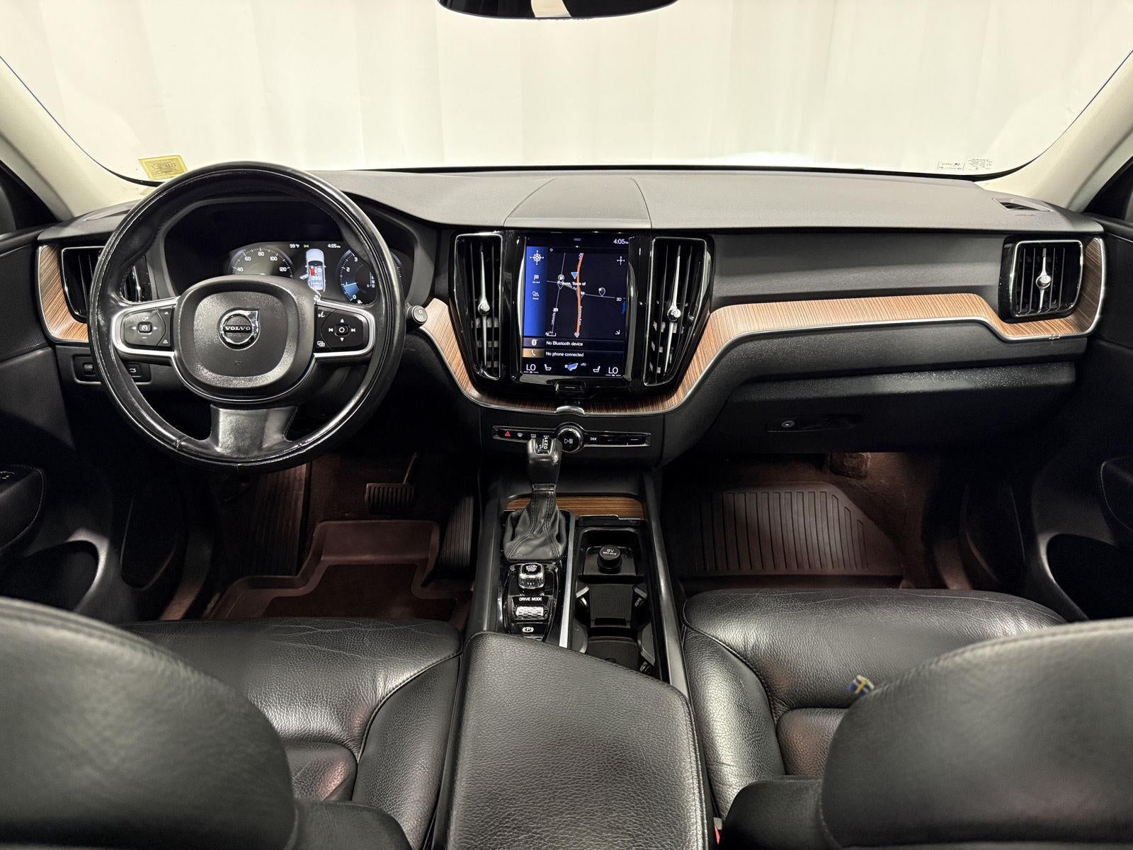 2021 Volvo XC60 T6 Momentum