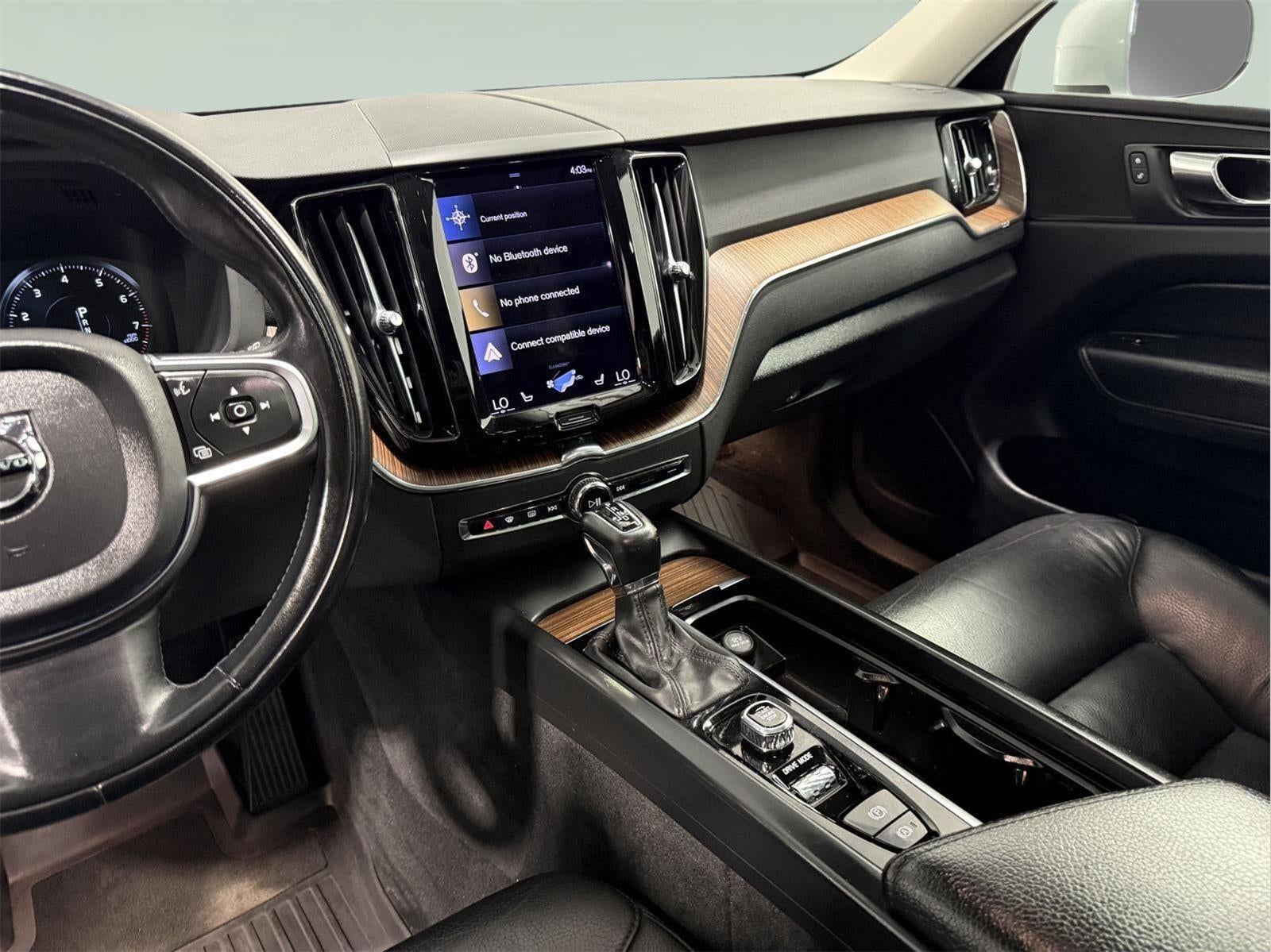 2021 Volvo XC60 T6 Momentum