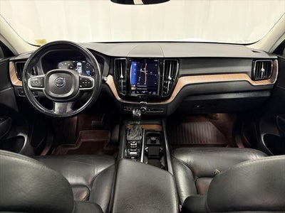 2021 Volvo XC60 T6 Momentum