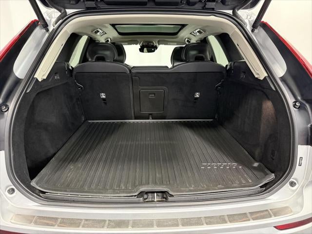 2021 Volvo XC60 T6 Momentum