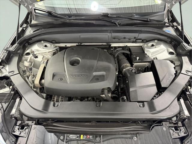 2021 Volvo XC60 T6 Momentum