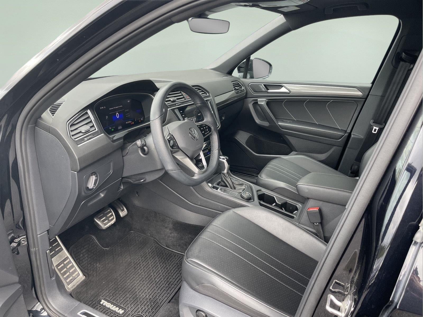 2024 Volkswagen Tiguan SE R-Line Black