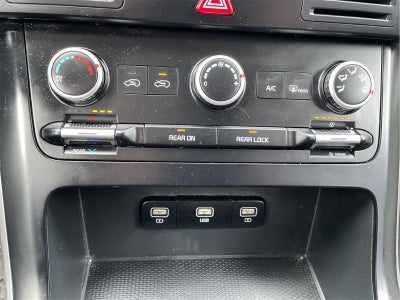 2023 Kia Carnival LX